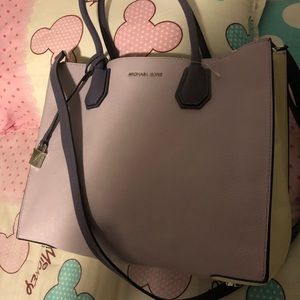Michaek kors handbag new with tag